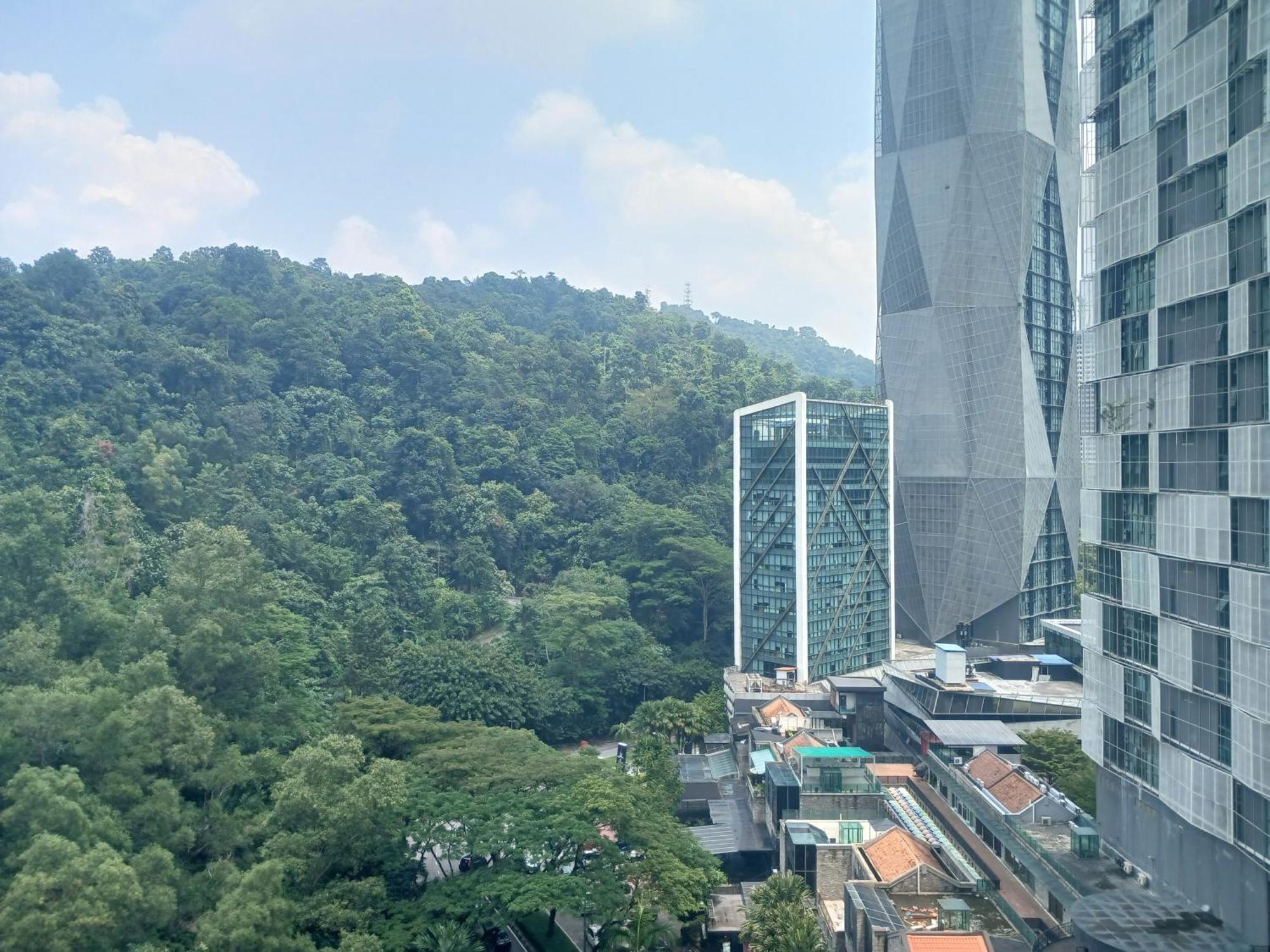 Апарт отель Asaya Damansara Петалинг-Джая Экстерьер фото